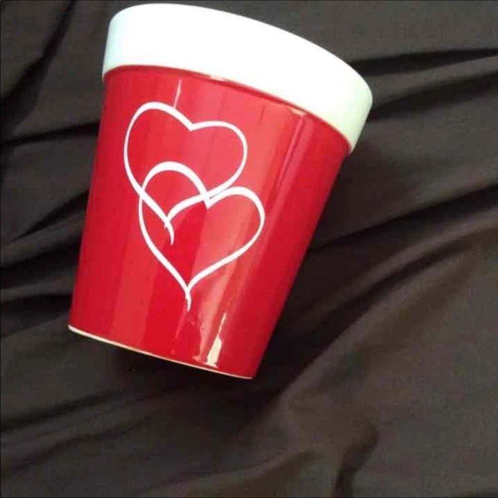 Red double hearts vase 🏺